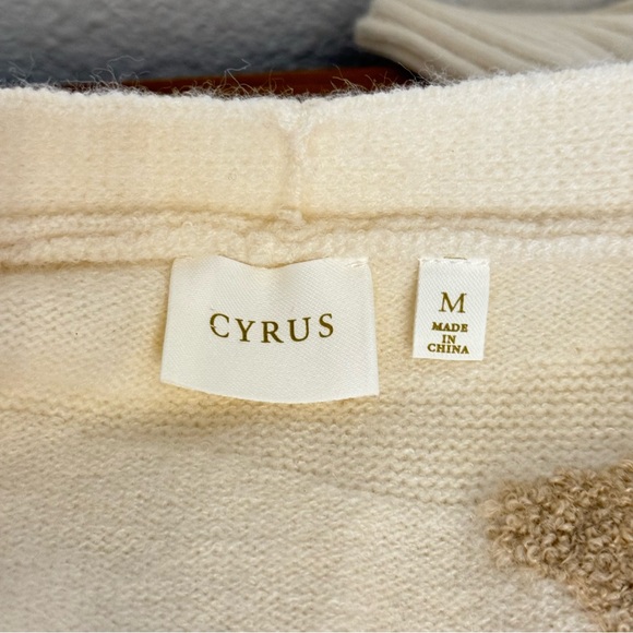 Cyrus Cardigan Sweater Cropped Cream and Tan Drop Shoulder Long Sleeve Size M - Picture 7 of 9